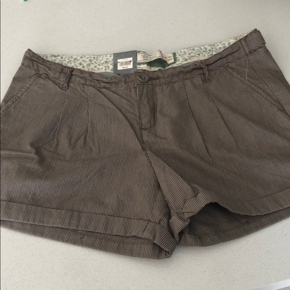 Old Navy Pinstripe Cuffed Shorts - Picture 1 of 3